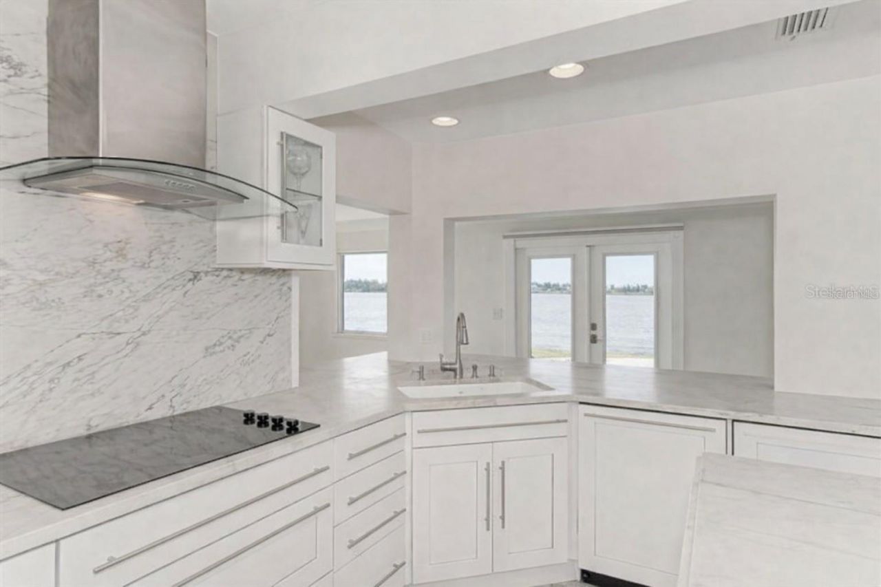 7692 Cove Terrace, Sarasota, FL 34231 Photo