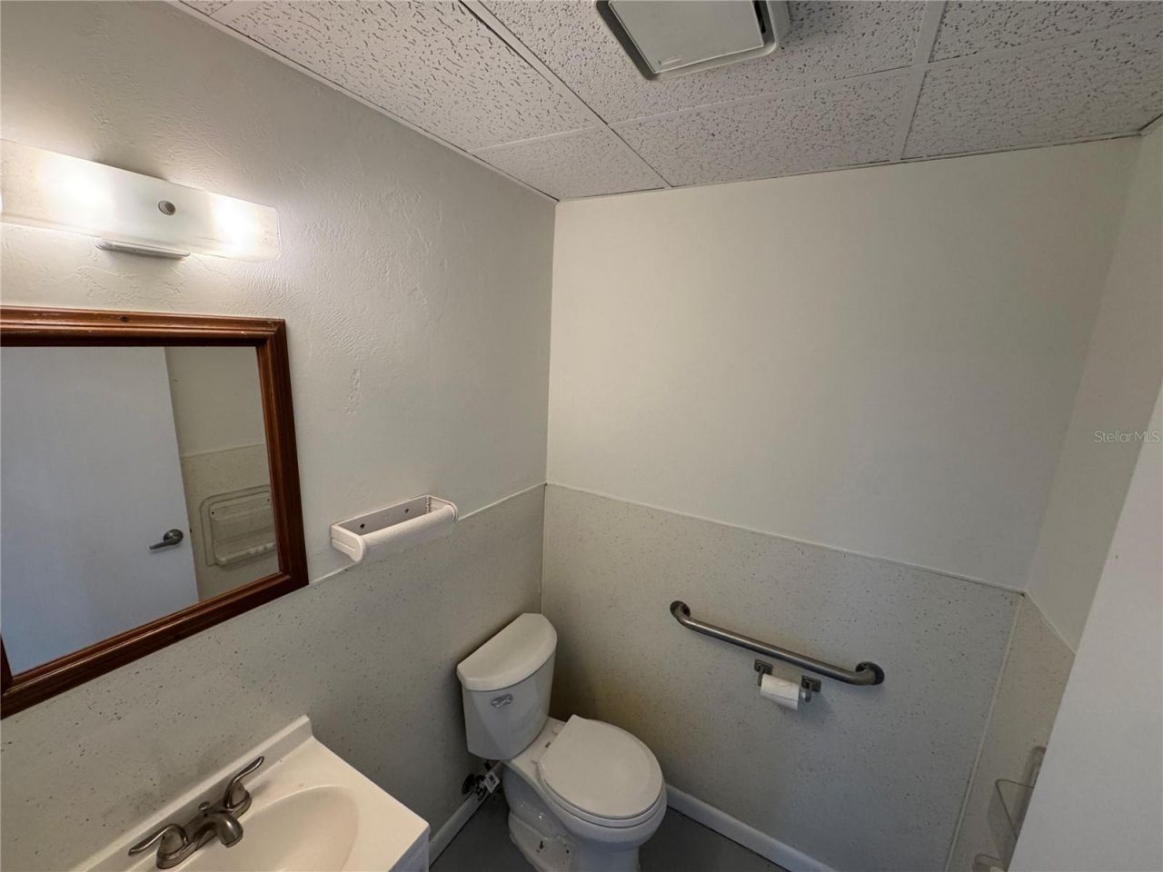 702 W Park Avenue, Unit A1, Edgewater, FL 32132 Photo