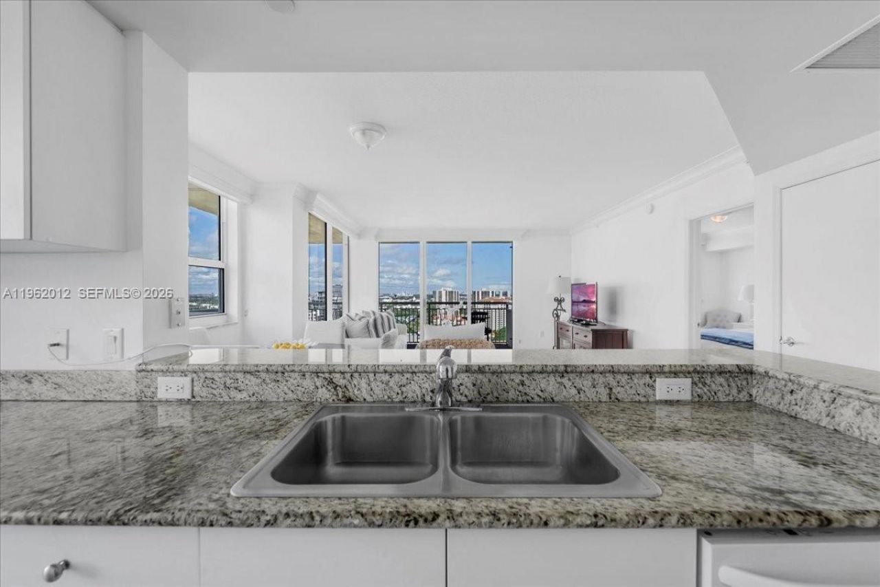 19501 W Country Club Dr, Unit 2513, Aventura, FL 33180 Photo