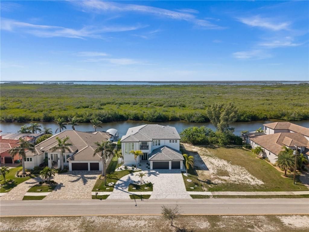 3512 Surfside Blvd, Cape Coral, FL 33914 Photo