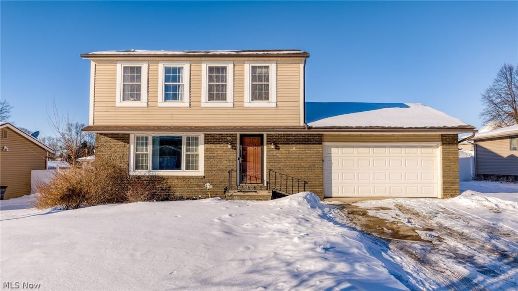 10212 Vienna Drive, Parma, OH 44130 Main Photo