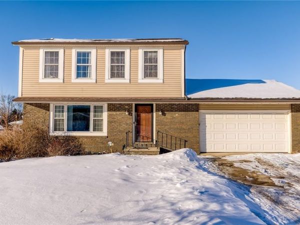 10212 Vienna Drive, Parma, OH 44130