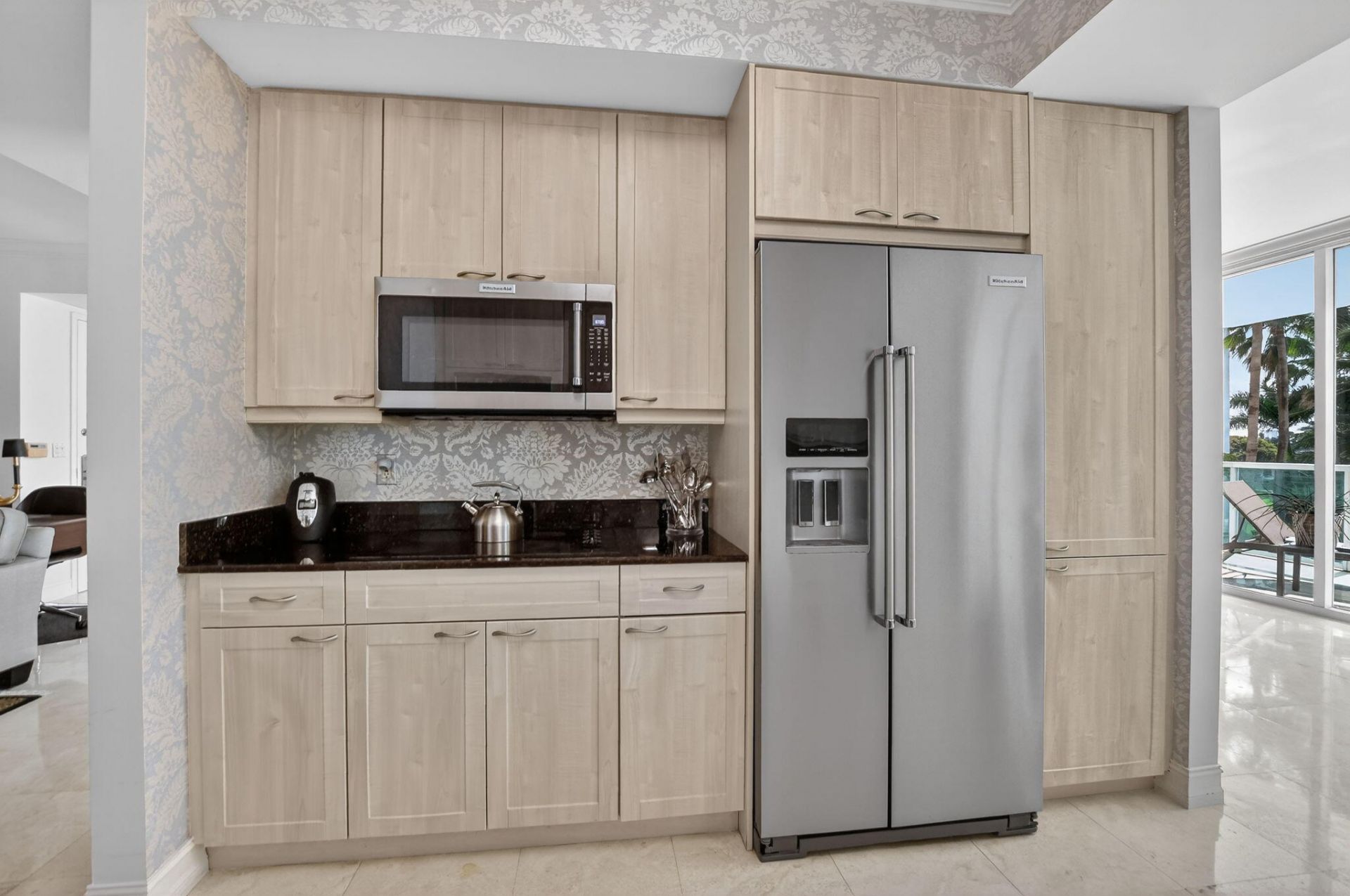 550 SE Mizner Boulevard, Unit B307, Boca Raton, FL 33432 Photo