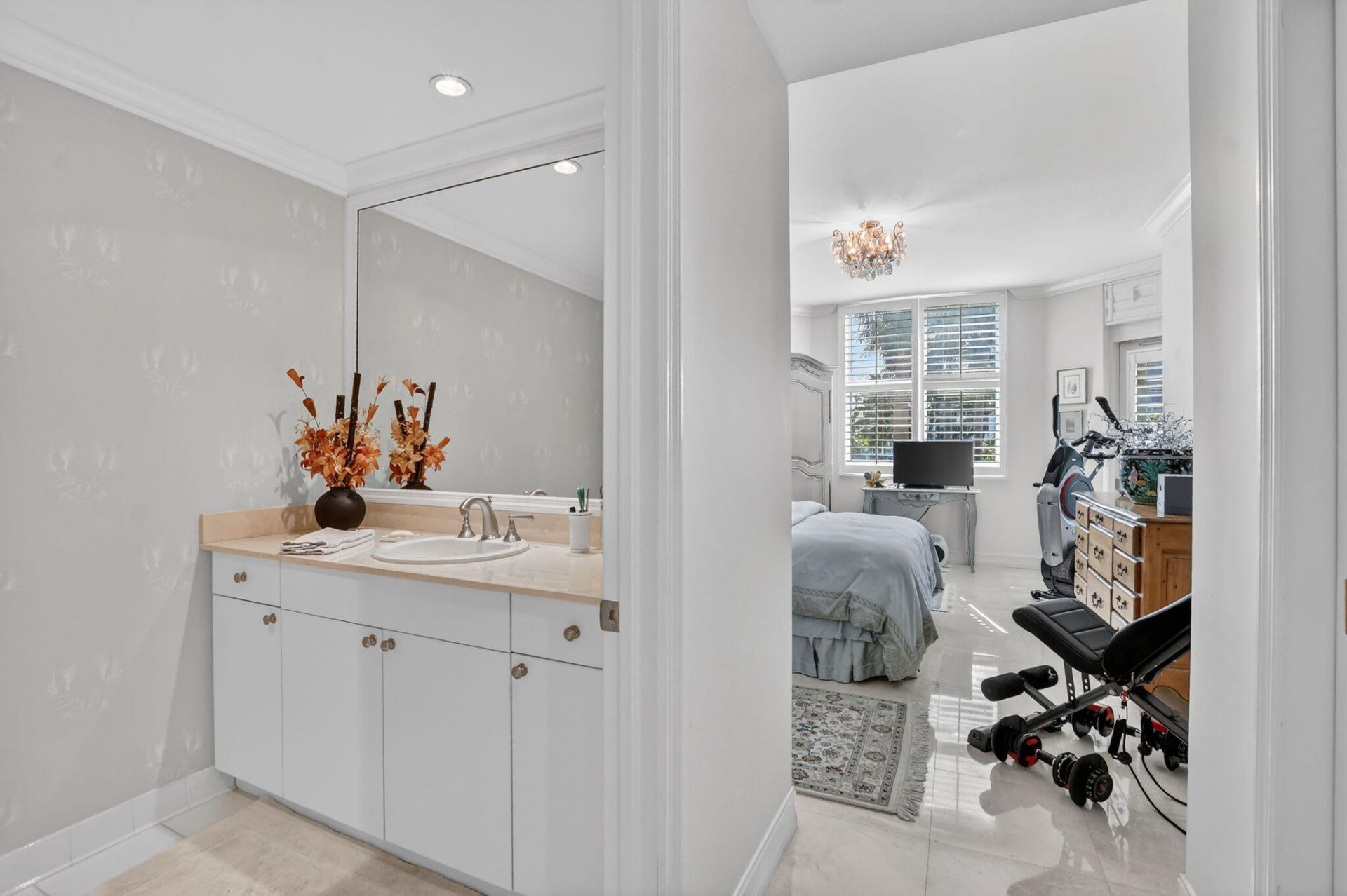 550 SE Mizner Boulevard, Unit B307, Boca Raton, FL 33432 Photo