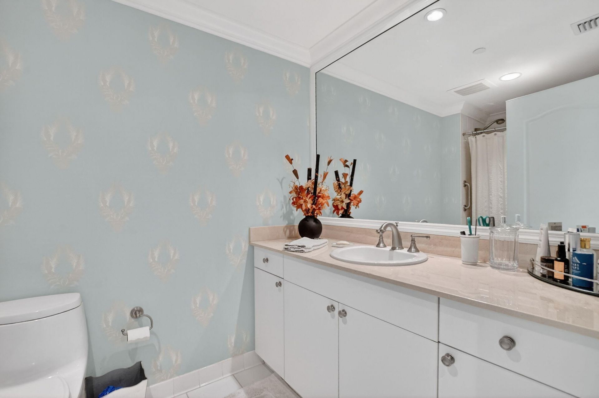 550 SE Mizner Boulevard, Unit B307, Boca Raton, FL 33432 Photo