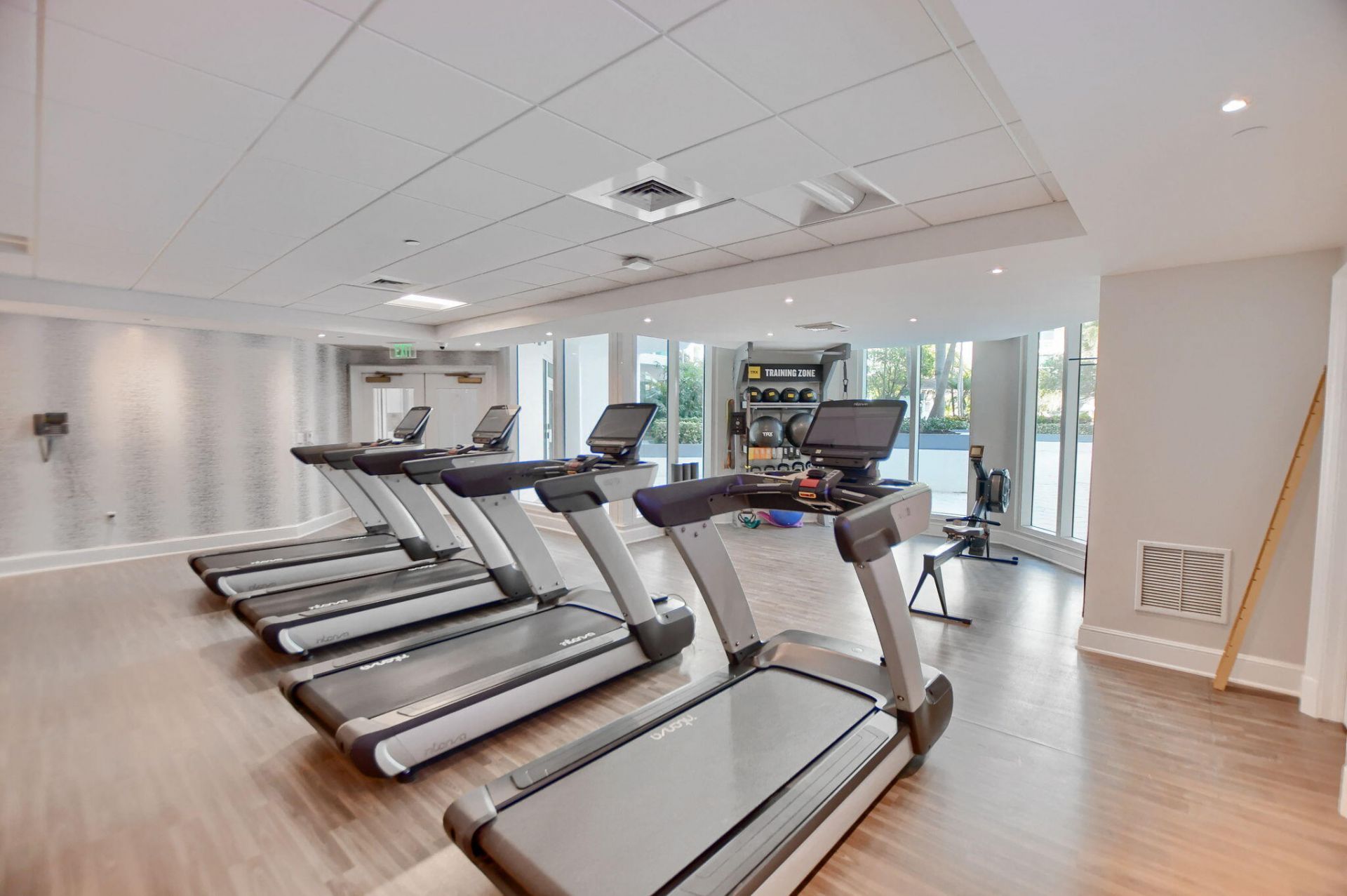 550 SE Mizner Boulevard, Unit B307, Boca Raton, FL 33432 Photo