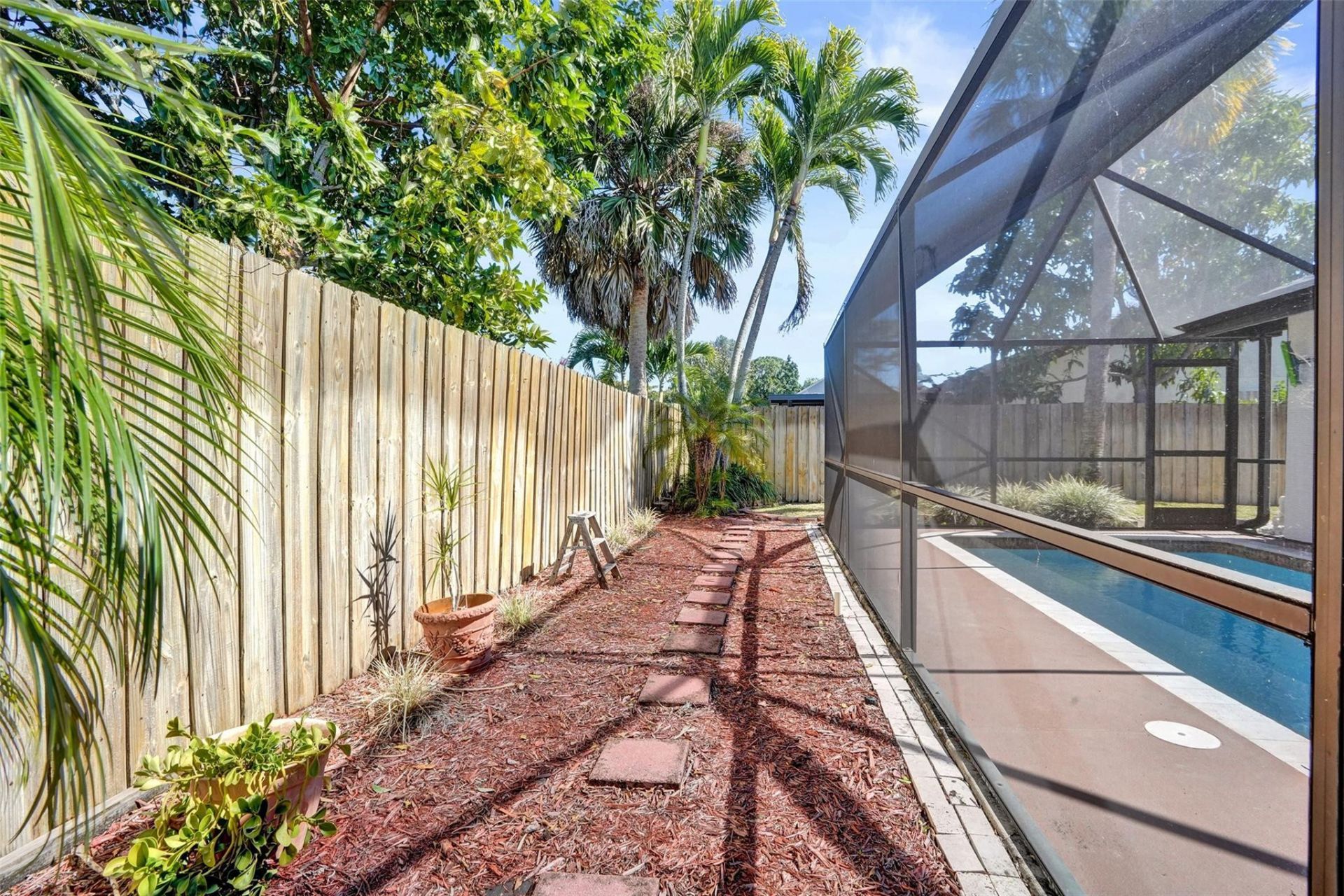 141 Roycourt Circle, Royal Palm Beach, FL 33411 Photo