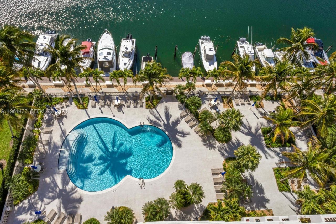 90 Edgewater Dr , Unit PH25, Coral Gables, FL 33133 Photo