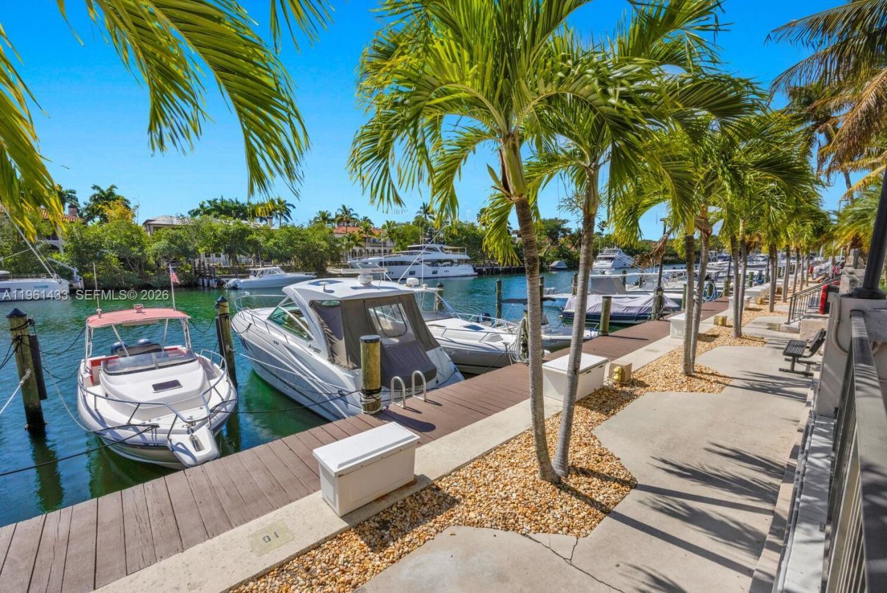 90 Edgewater Dr , Unit PH25, Coral Gables, FL 33133 Photo