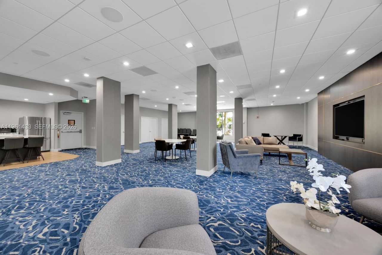 90 Edgewater Dr , Unit PH25, Coral Gables, FL 33133 Photo