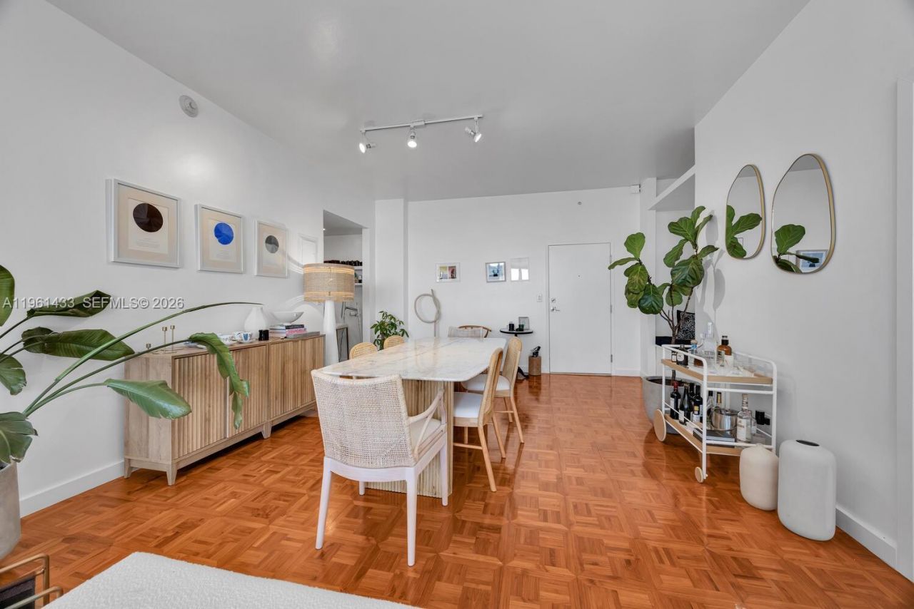 90 Edgewater Dr , Unit PH25, Coral Gables, FL 33133 Photo