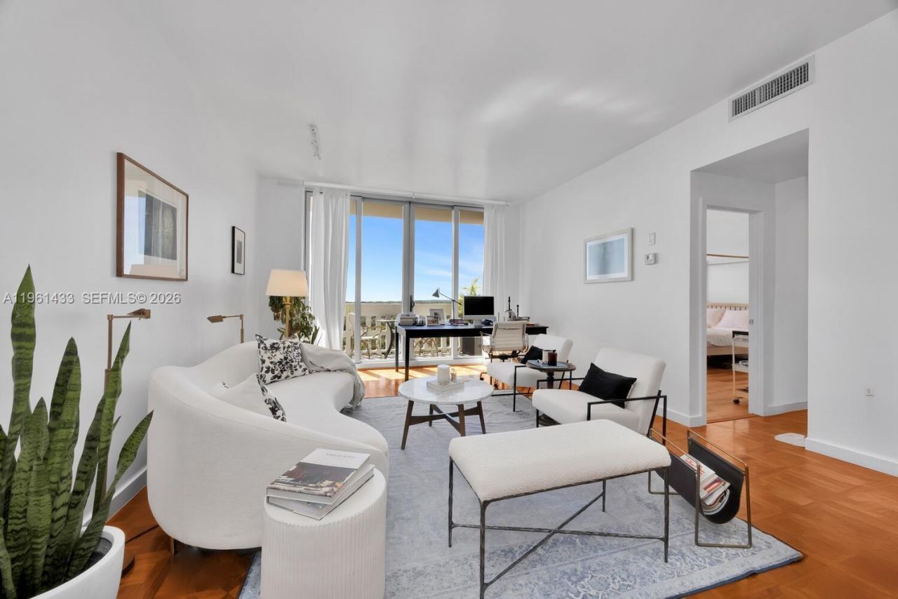 90 Edgewater Dr , Unit PH25, Coral Gables, FL 33133 Photo