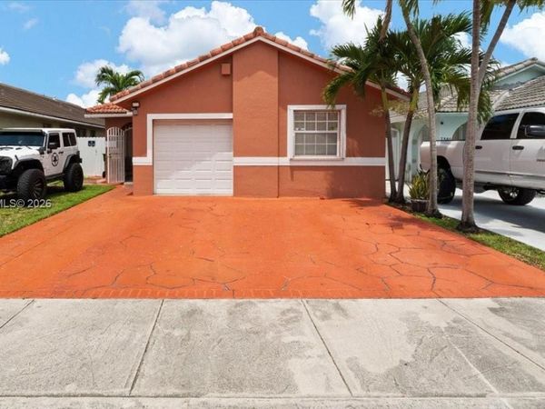 7568 W 4th Ct , Hialeah, FL 33014