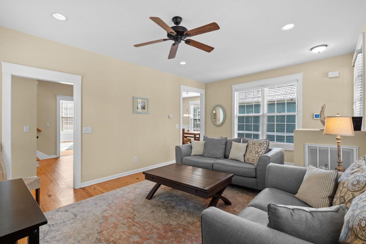 8 Sandlapper Way Photo 11