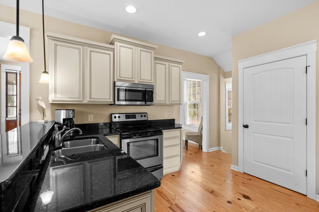 8 Sandlapper Way Photo 14