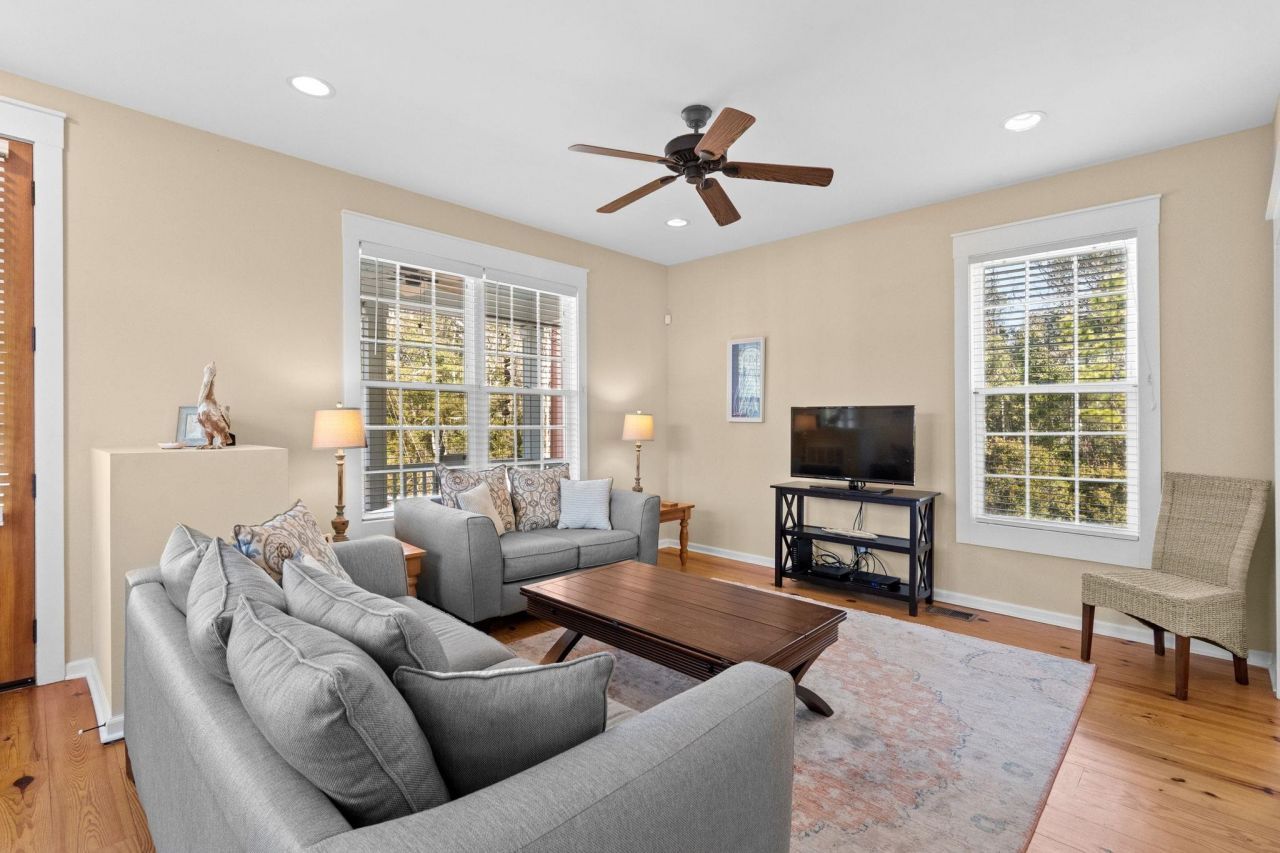 8 Sandlapper Way Photo 9