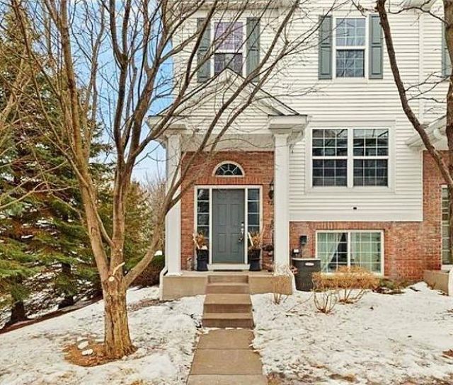 921 Ledgestone Drive, Mahtomedi, MN 55115 Main Photo