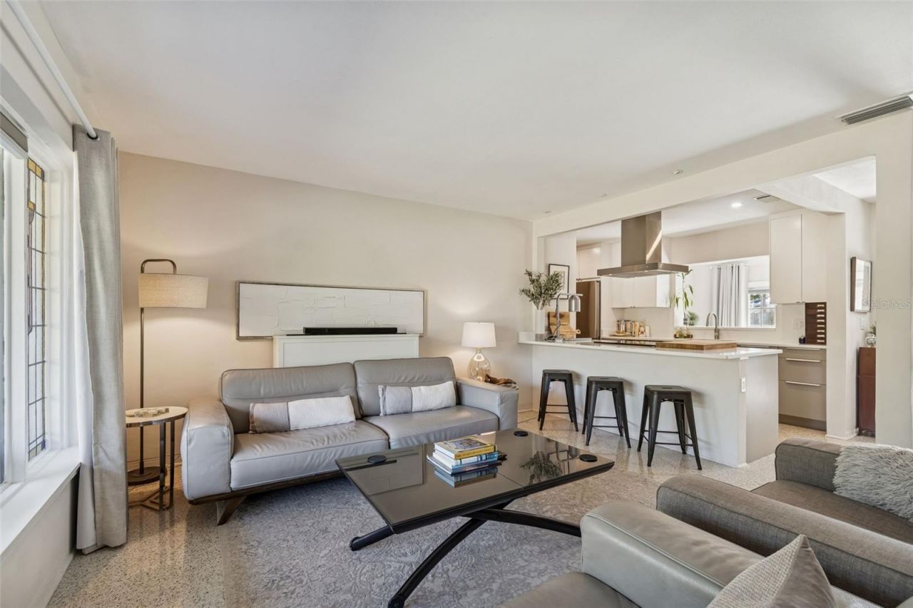 2000 Serpentine Circle S, Saint Petersburg, FL 33712 Photo