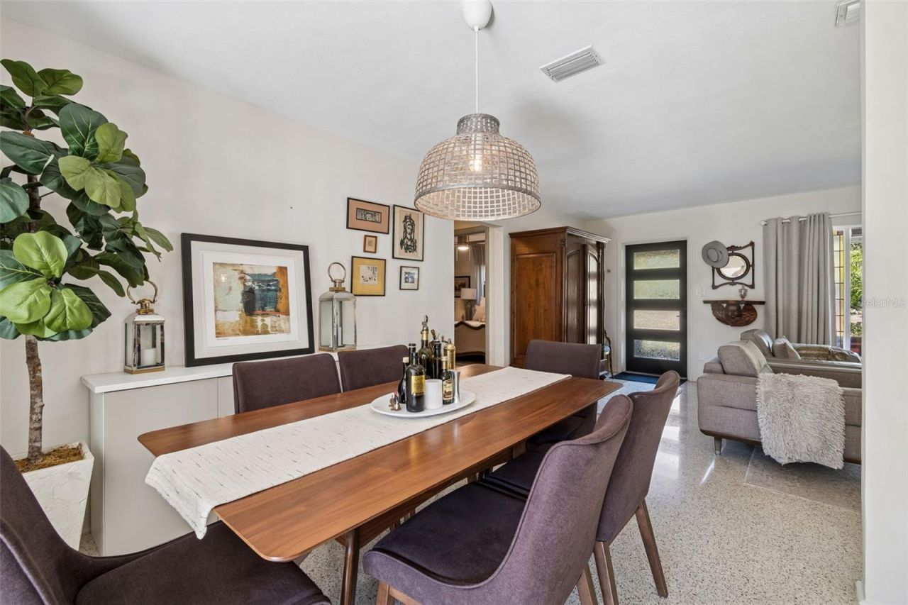 2000 Serpentine Circle S, Saint Petersburg, FL 33712 Photo