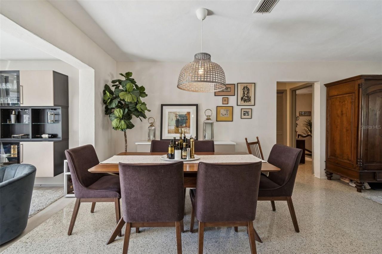 2000 Serpentine Circle S, Saint Petersburg, FL 33712 Photo