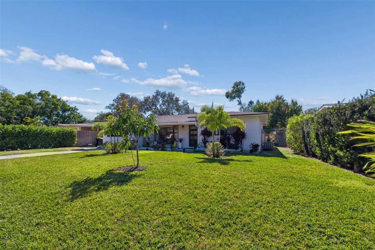 2000 Serpentine Circle S, Saint Petersburg, FL 33712 Photo