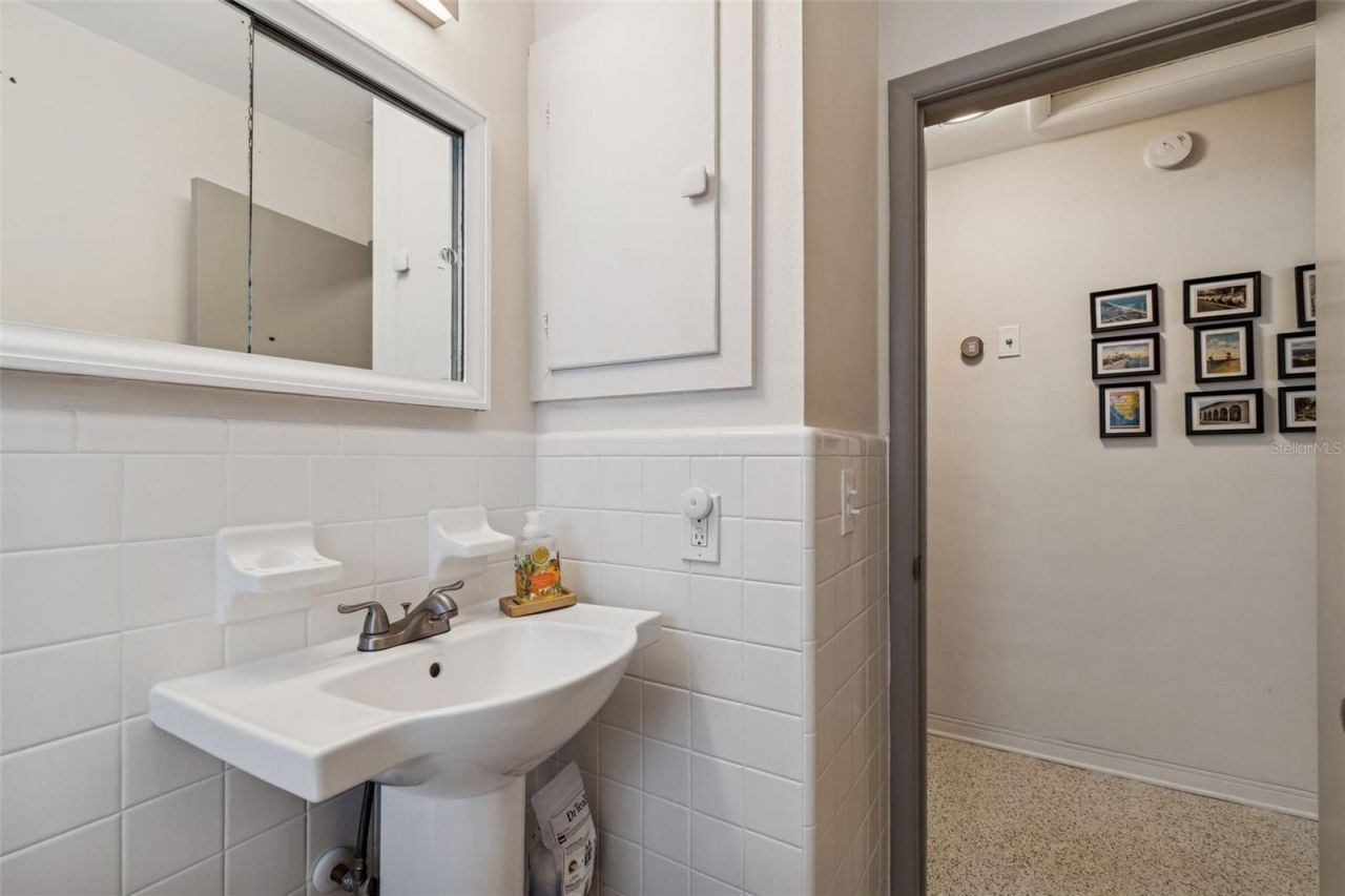 2000 Serpentine Circle S, Saint Petersburg, FL 33712 Photo