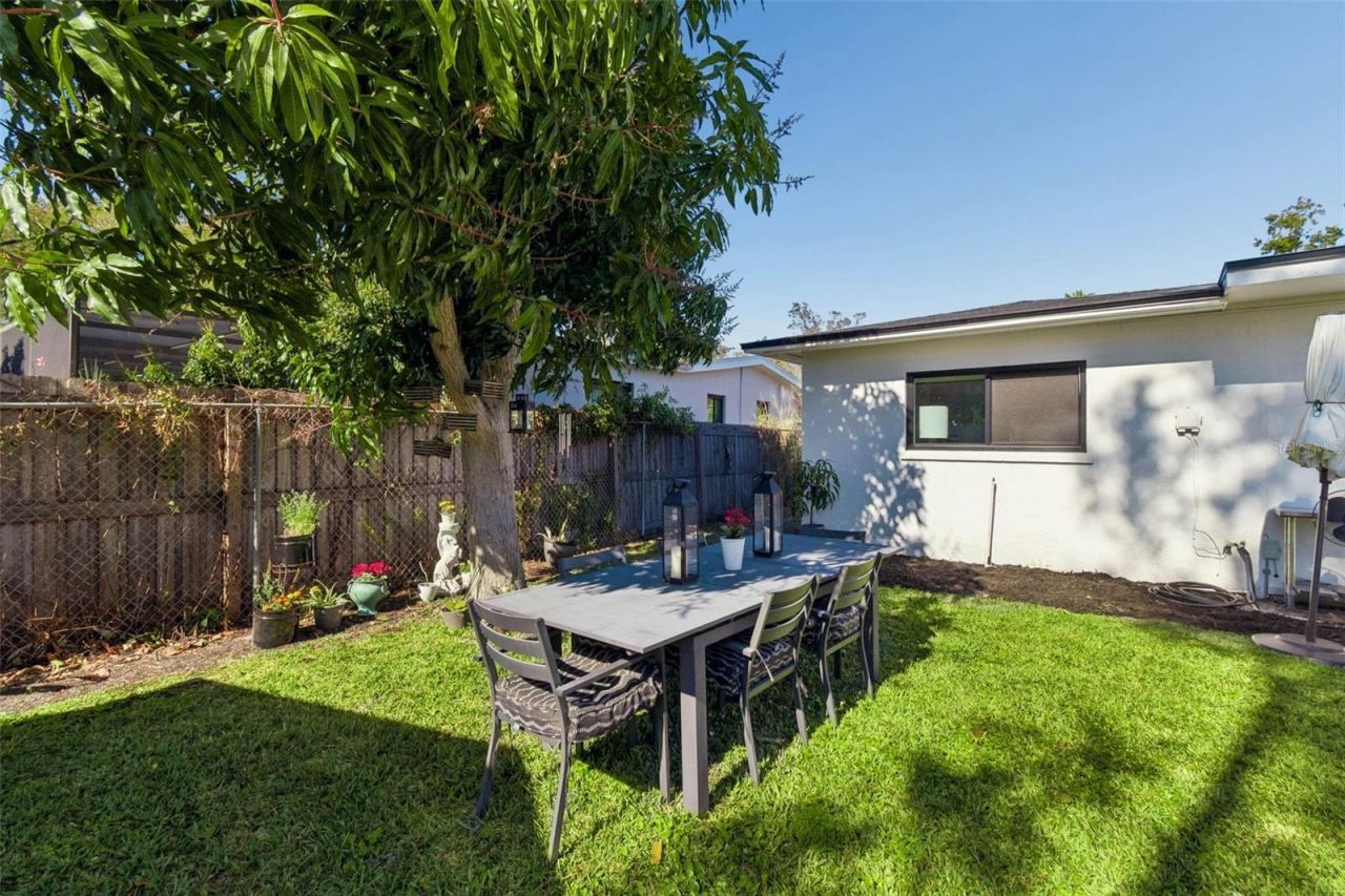 2000 Serpentine Circle S, Saint Petersburg, FL 33712 Photo