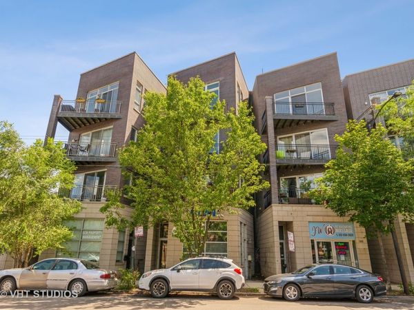2623 W CHICAGO Avenue, Unit 4, Chicago, IL 60622