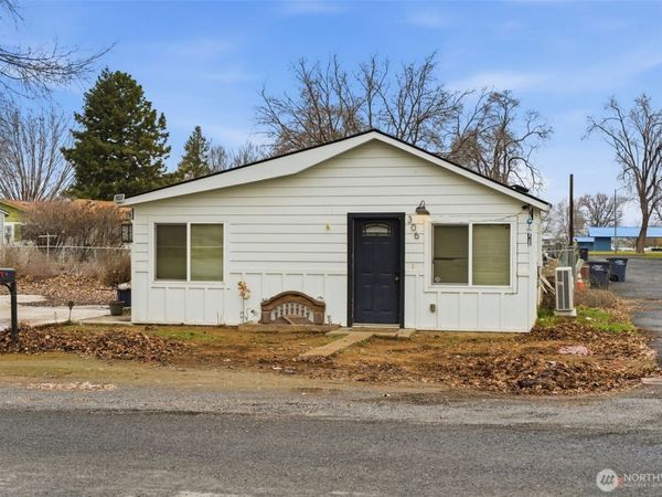 306 E 5th Avenue, Warden, WA 98857