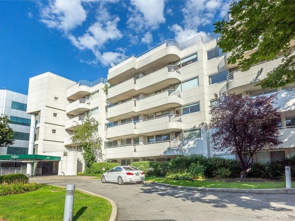 88 Cuttermill Road, Unit 418, Great Neck, NY 11021