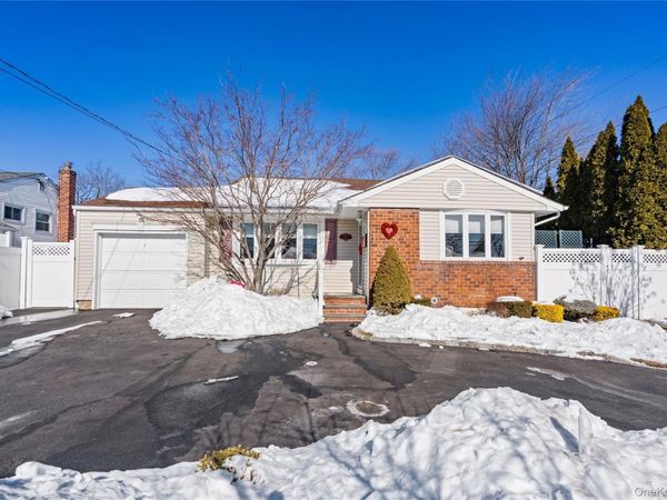 237 Linden Street, Massapequa Park, NY 11762