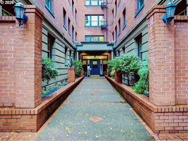 2109 NW IRVING ST, Unit 101, Portland, OR 97210
