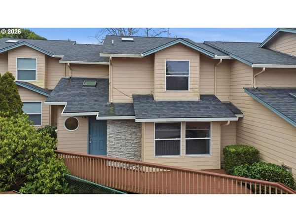250 SE COAST GUARD DR, Unit 2, Depoe Bay, OR 97341