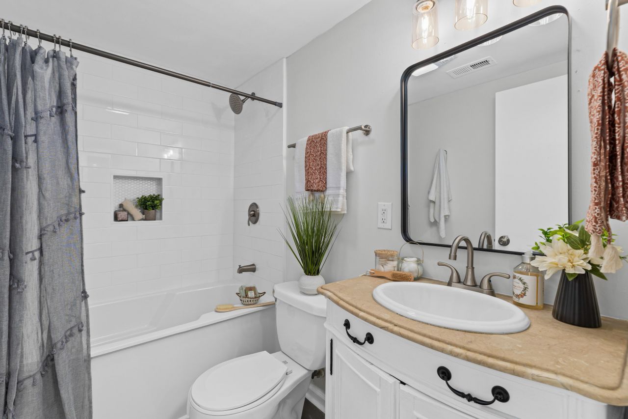 104 Atlantic Street Photo 21