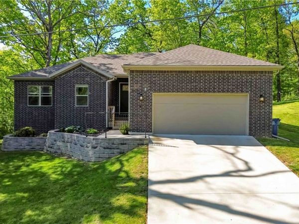 8 Leyland Drive, Bella Vista, AR 72714