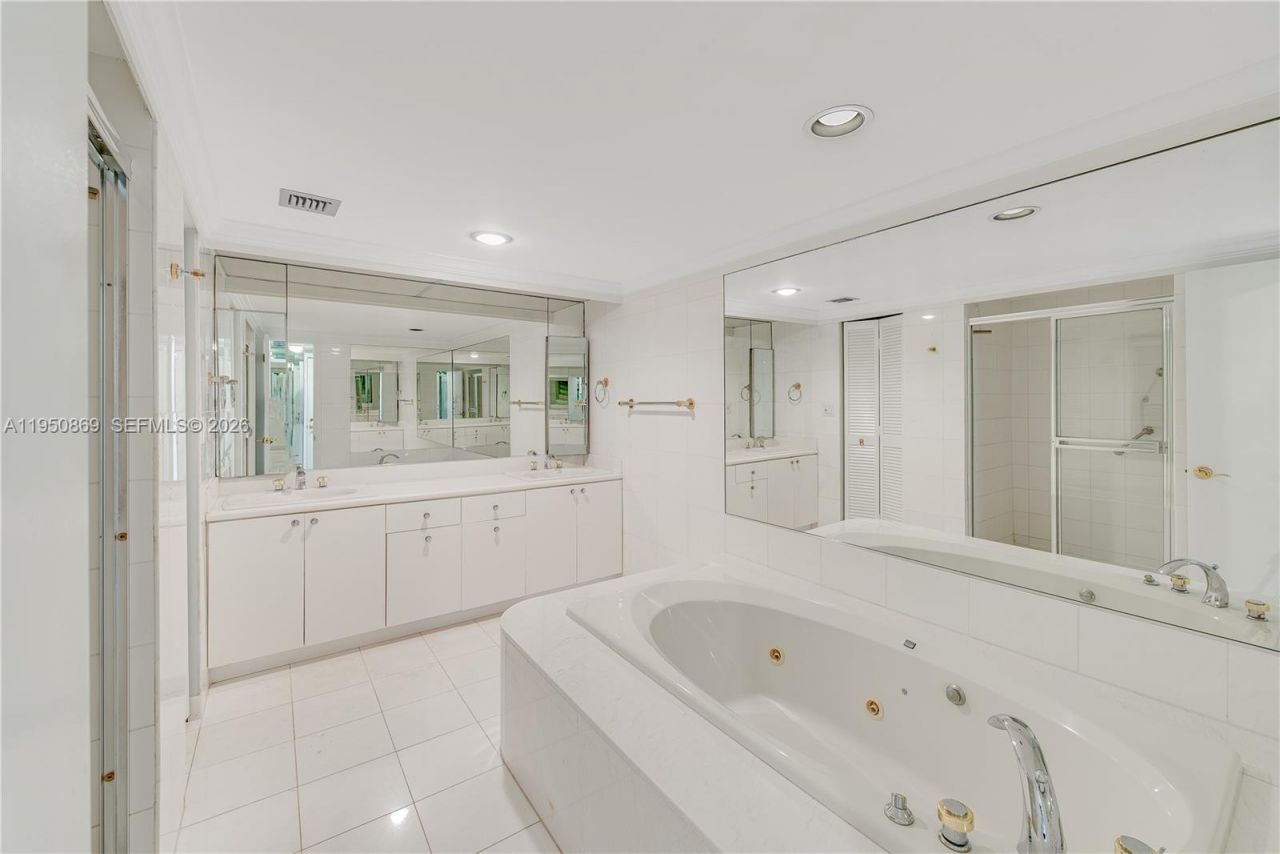 1121 Crandon Blvd, Unit F601, Key Biscayne, FL 33149 Photo