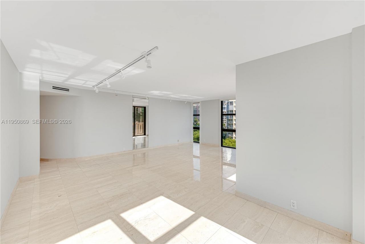 1121 Crandon Blvd, Unit F601, Key Biscayne, FL 33149 Photo