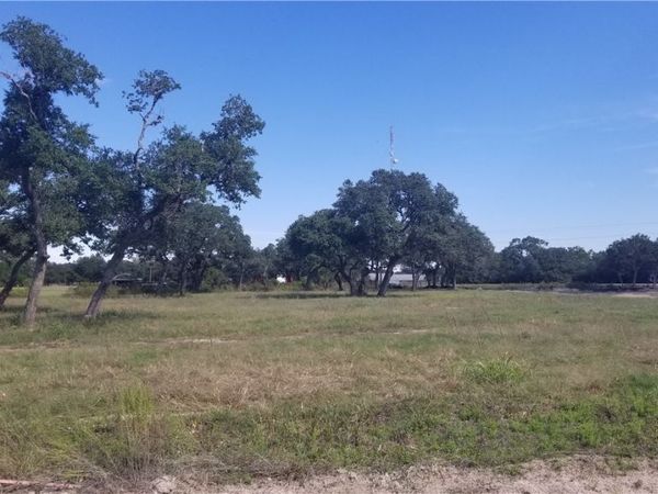 000 Enchanted Oaks , Inez, TX 77968