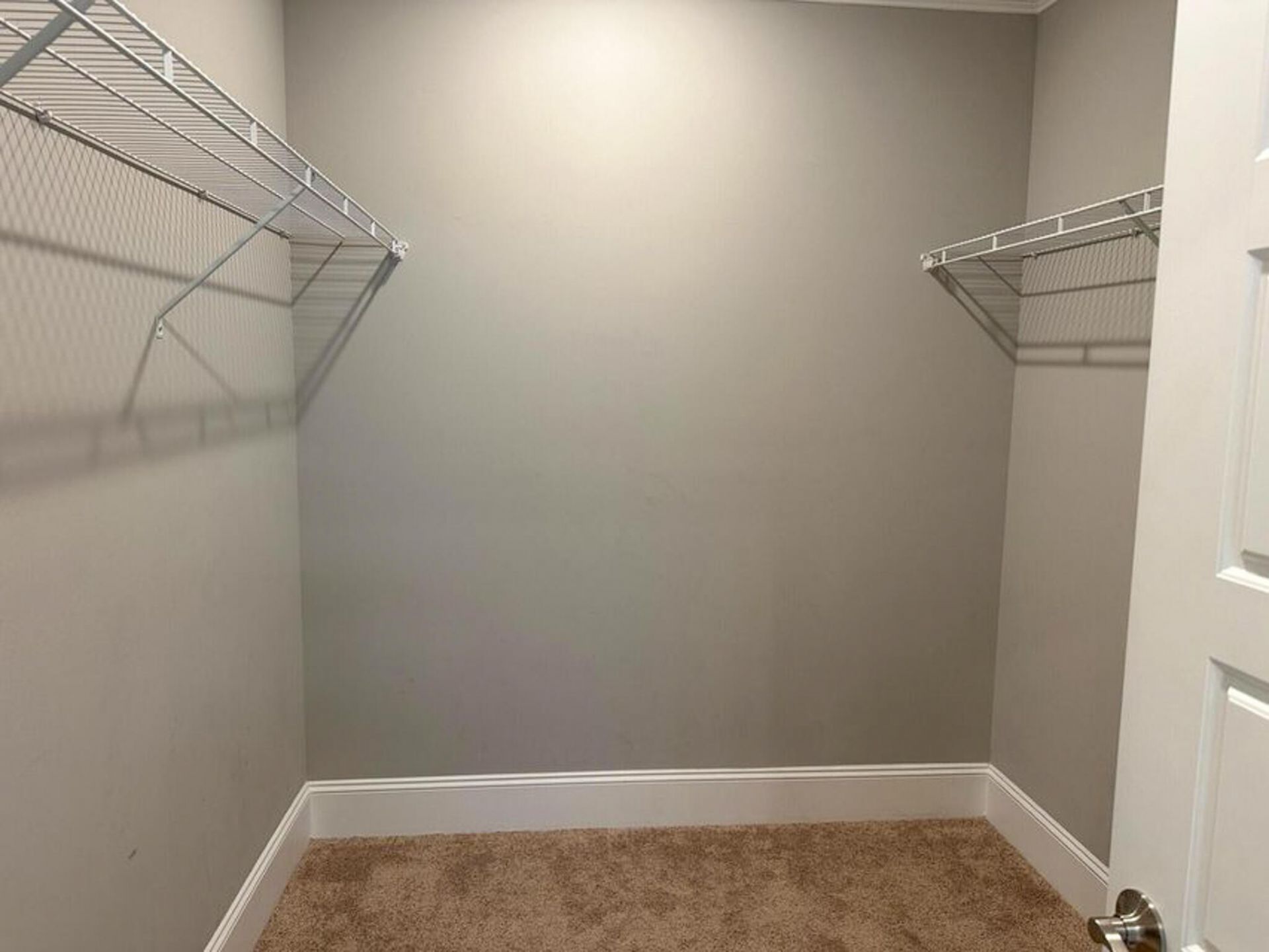 2420 Raymond Avenue Photo 14