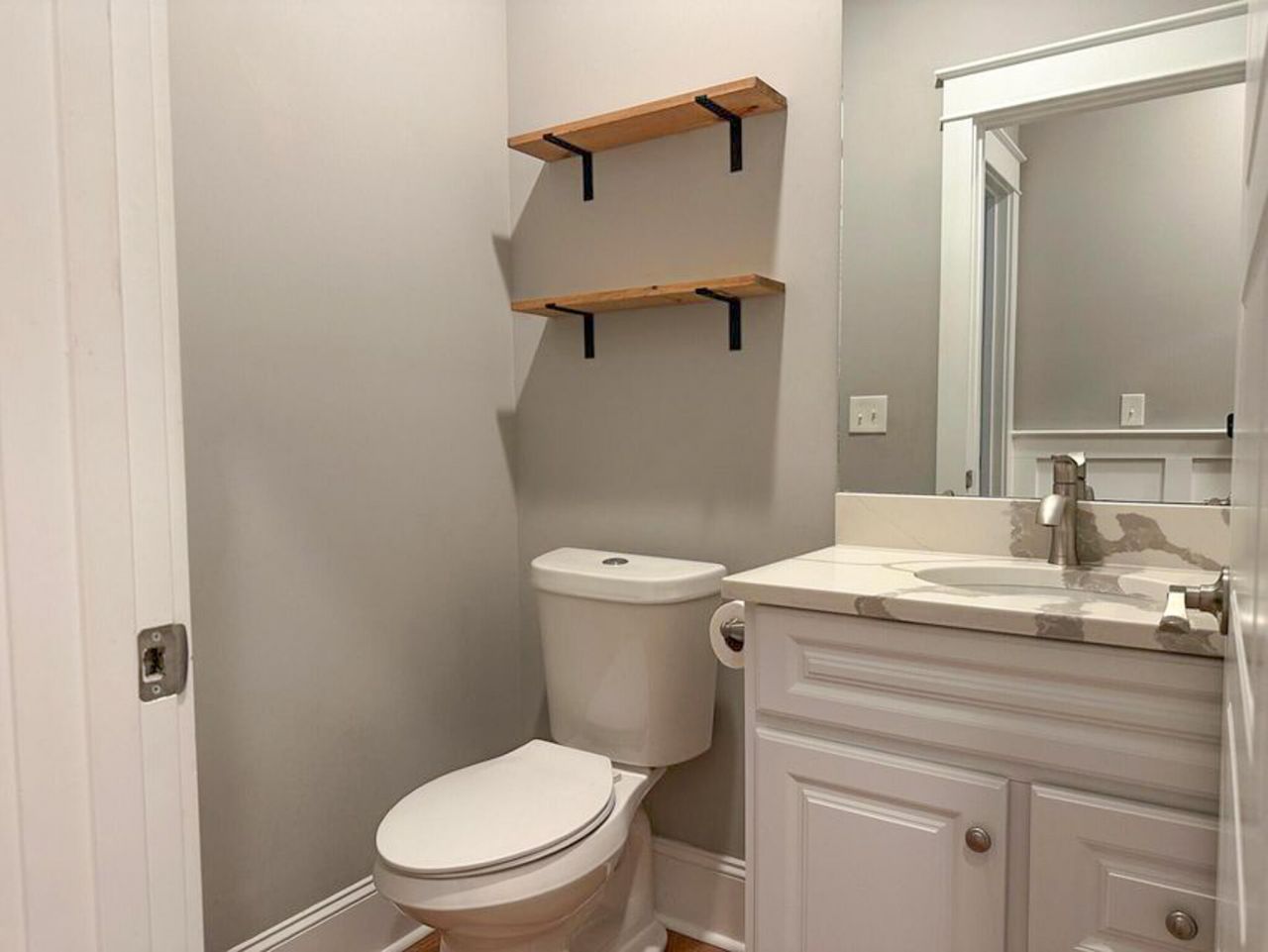 2420 Raymond Avenue Photo 16