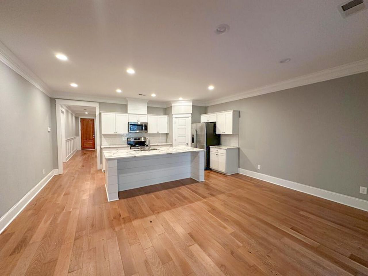 2420 Raymond Avenue Photo 4