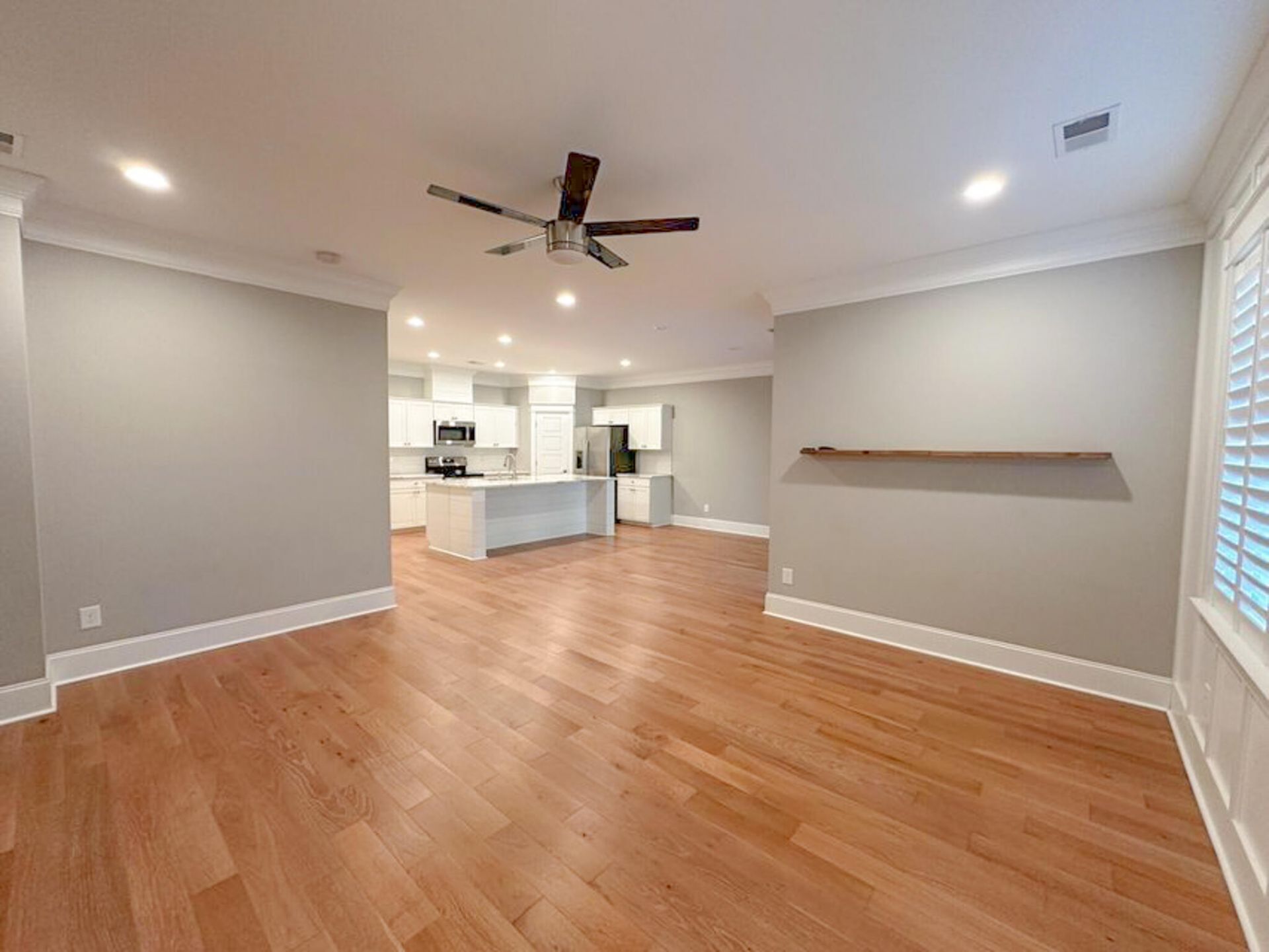 2420 Raymond Avenue Photo 8