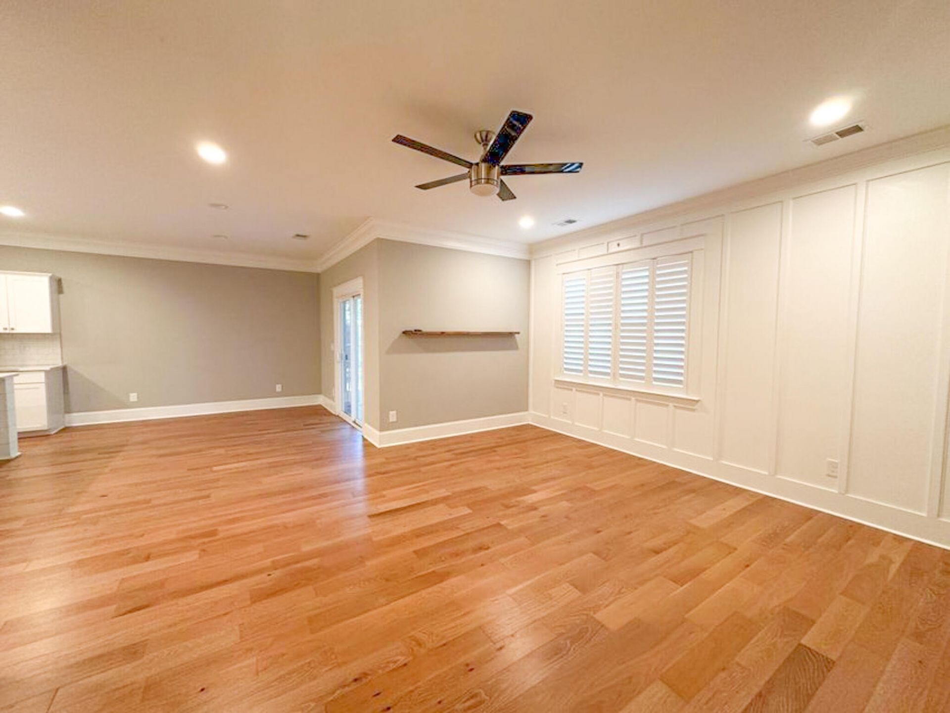 2420 Raymond Avenue Photo 9