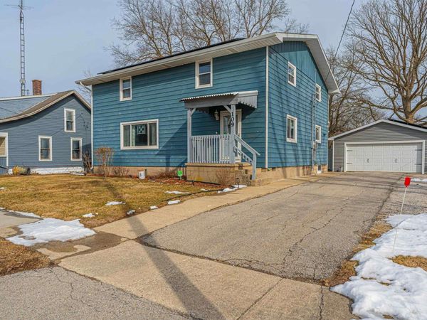 109 S MAIN Street, Saybrook, IL 61770