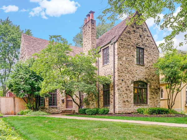 2014 W Hopkins Place, Chicago, IL 60643