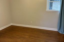 2109 Eaton Cir photo 4