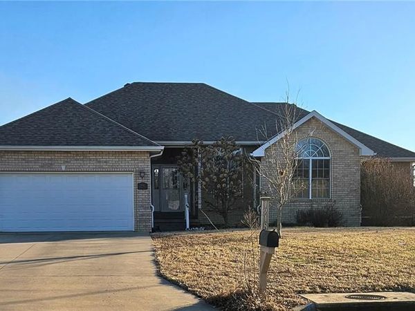 1918 Windsor Drive, Pittsburg, KS 66762