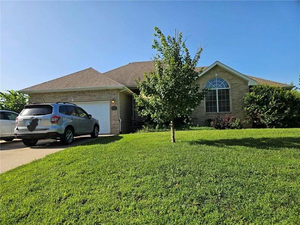 1918 Windsor Drive, Pittsburg, KS 66762