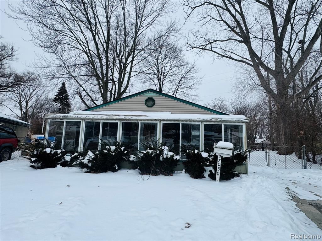 27059 Jeannette Court, Taylor, MI 48180 Main Photo