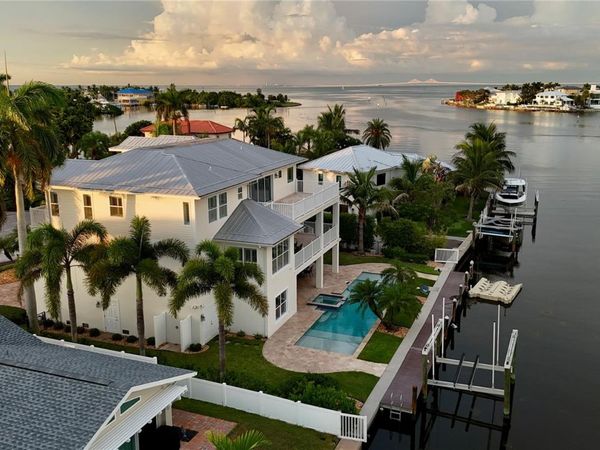529 77TH STREET, HOLMES BEACH, FL 34217